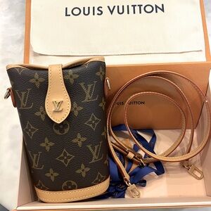 Louis Vuitton Fold Me Pouch